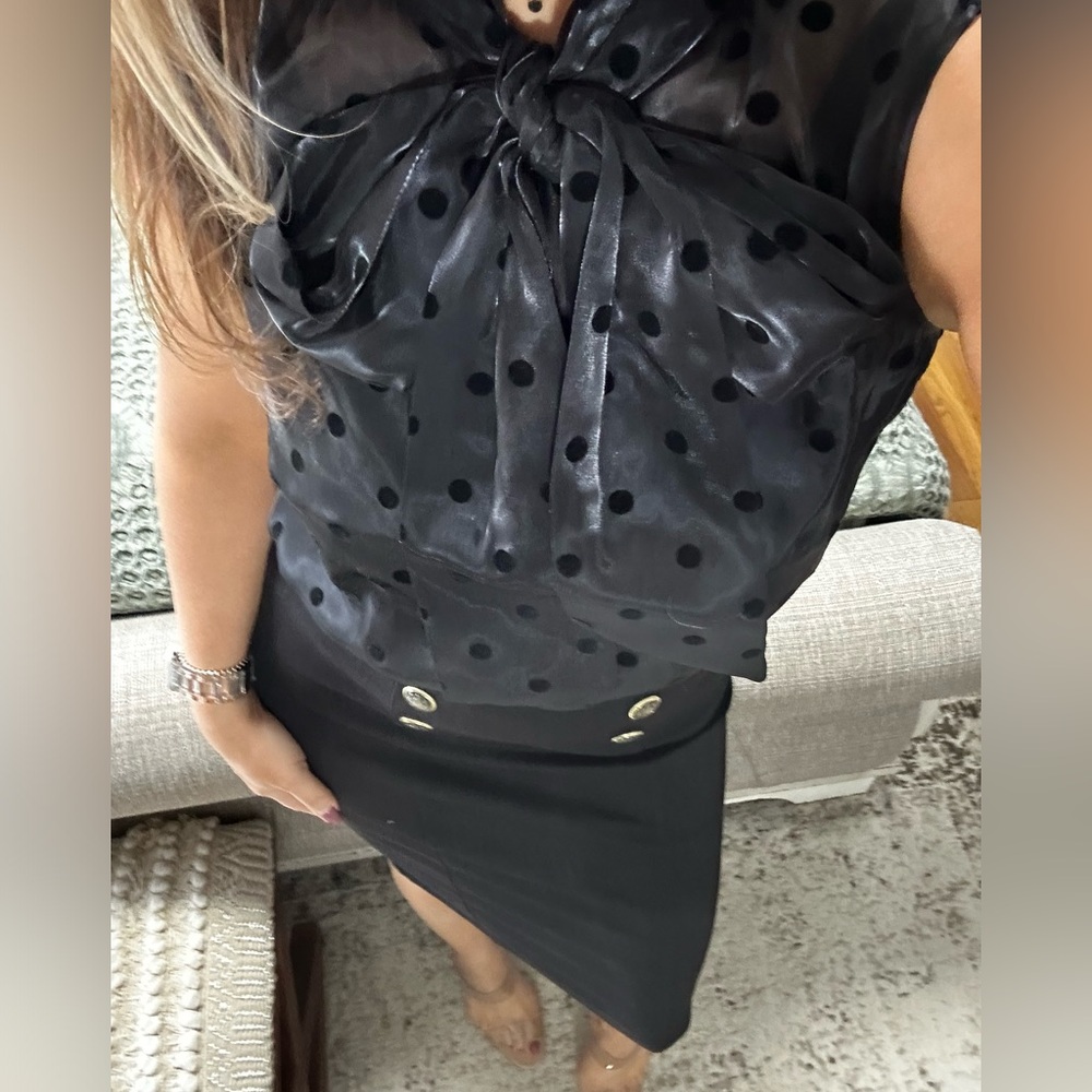 New🖤Sleek button front black pencil skirt - Picture 6 of 14